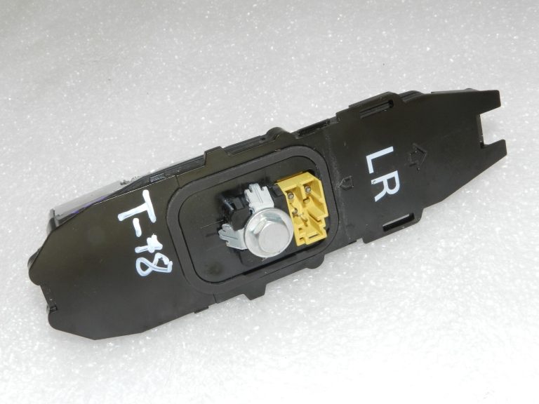 Oriģinālā Toyota Yaris IV (XP210) jumta antena 867600D010, 86760-0D010