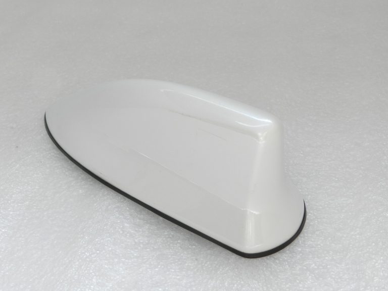 Toyota Yaris IV (XP210) Jumta antenas pārsegs 089 Wind Chill Pearl 86077K0010A3