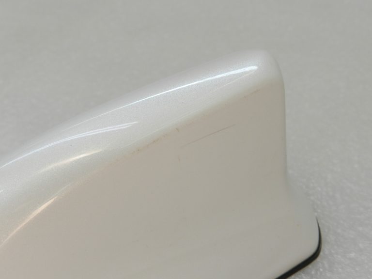 Toyota Yaris IV (XP210) Jumta antenas pārsegs 089 Wind Chill Pearl 86077K0010A3