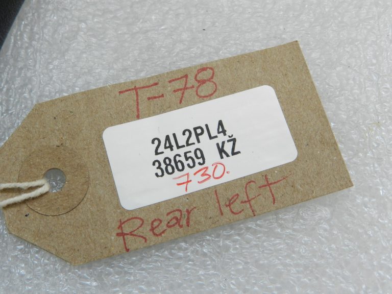 OEM Toyota Yaris IV aizmugurējo kreiso durvju blīvējums Gumijas blīvējums 62332K0010, 62332-K0010
