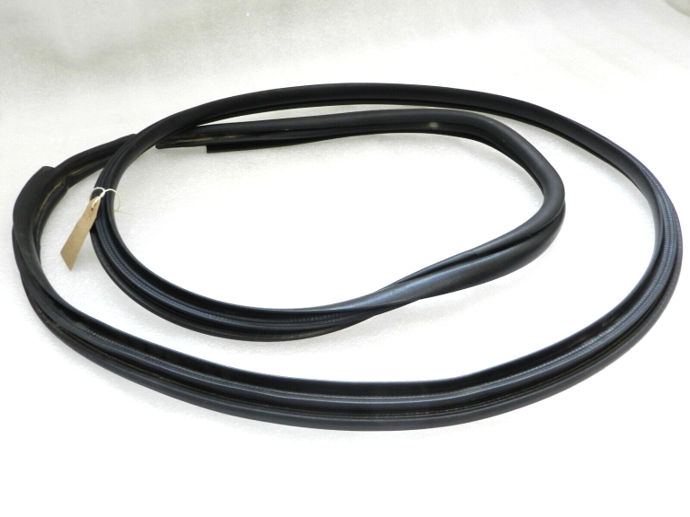 OEM Toyota Yaris IV aizmugurējo kreiso durvju blīvējums Gumijas blīvējums 62332K0010, 62332-K0010