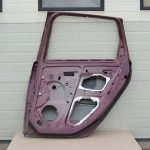 Renault Grand Scenic III Aizmugurējās durvis Aizmugurējās labās durvis Krāsa KTENNM Damask Red