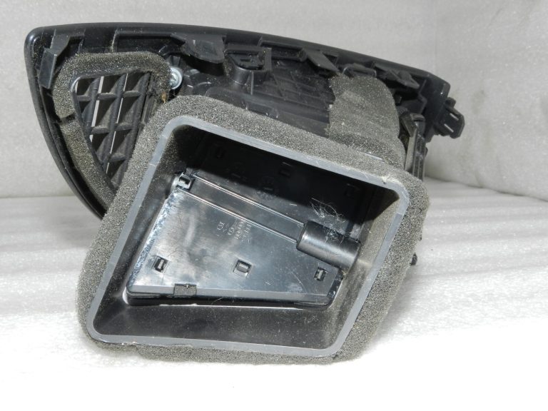 Oriģinālā Hyundai i40 gaisa ventilācijas atveres labā puse 97490-3Z000RY 974903Z000RY 974903Z000RY