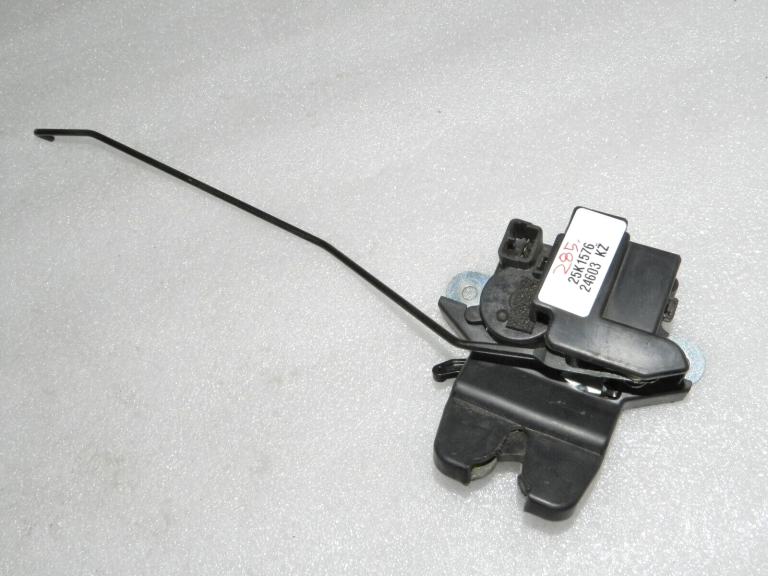 Oriģinālā Hyundai Sonata NF aizmugurējo durvju slēdzene 81230-3K001 812303K001 81230 3K001
