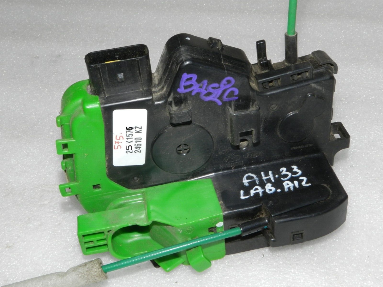 OEM Hyundai i40 aizmugurējā labā durvju slēdzene 81420-3Z010, 814203Z010, 81420 3Z010