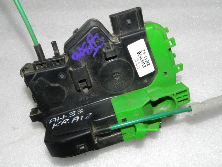 OEM Hyundai i40 aizmugurējo kreiso durvju slēdzene 81410-3Z010, 814103Z010, 81410 3Z010