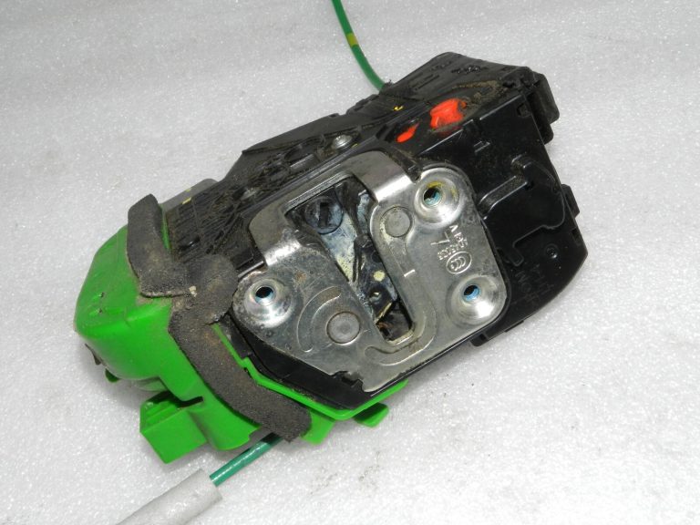 OEM Hyundai i40 aizmugurējo kreiso durvju slēdzene 81410-3Z010, 814103Z010, 81410 3Z010