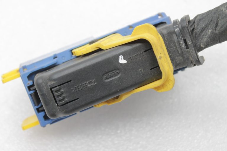 Renault Megane / Scenic III ABS sūkņa savienotājs 476605605R, 476608933R, 476602272R