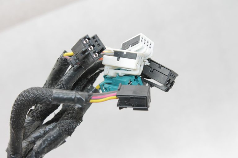 Lancia Thema II priekšējo labo sēdekļu atzveltnes vadu instalācija K68159088AA, K68159088AB