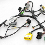 Lancia Thema II priekšējo kreiso sēdekļu atzveltnes elektroinstalācijas siksna K68159087AA, 68159087AA