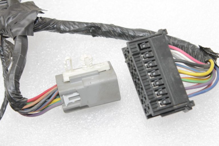 Lancia Thema II priekšējo kreiso sēdekļu atzveltnes elektroinstalācijas siksna K68159087AA, 68159087AA