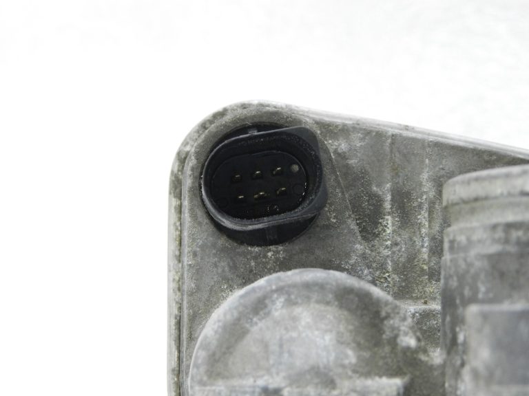BMW E87 E90 E60 E63 E63 E64 E65 E85 N52 3.0i 2.5i droseļvārsts 13547516946, 7516946