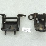 Nissan Navara II D40 Aizmugurējā labās puses durvju eņģe 82400ZP80A 82420ZP80A