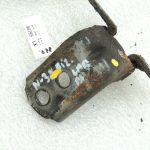 Nissan Navara II D40 Aizmugurējā labās puses durvju eņģe 82400ZP80A 82420ZP80A