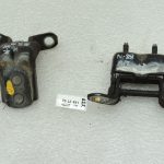 Nissan Navara II D40 Aizmugurējā kreisā durvju eņģe 82421ZP80A 82401ZP80A Black GN0