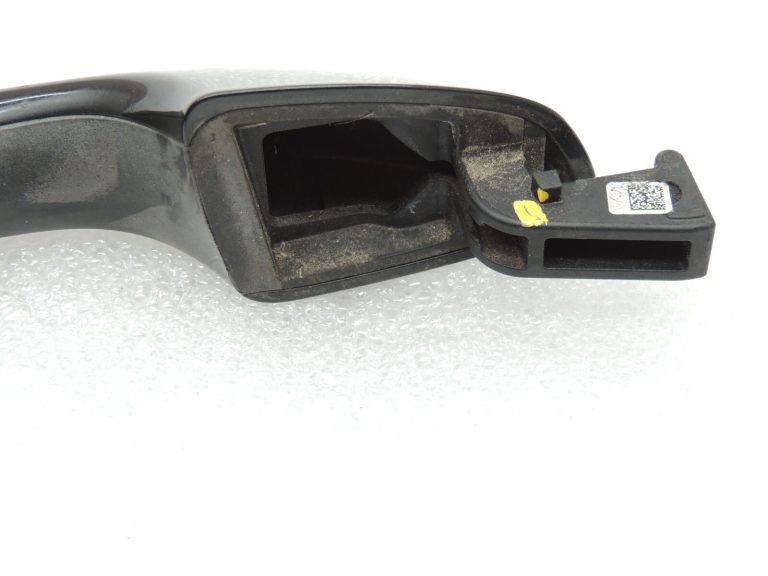 Kia Sportage IV QL Priekšējais kreisais ārdurvju rokturis 82651F1000 BLACK PEARL 1K