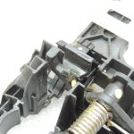 Kia Sportage IV QL Priekšējais kreisās puses durvju roktura rāmis 82655F1000