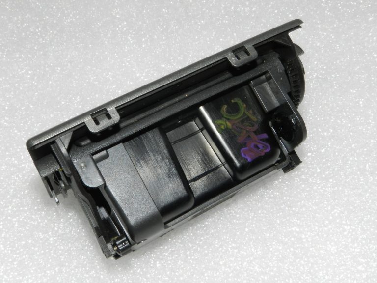 OEM Opel Vectra C pelnu trauks ar apgaismojumu antracīta krāsā 13138371, 9181518