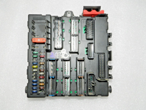 Opel Vectra C Aizmugurējā drošinātāju kārba 3170891 CZ, 93180092, 93186630, 6237161