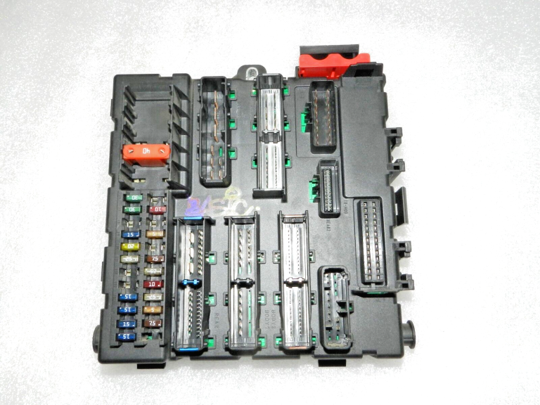 Opel Vectra C Aizmugurējā drošinātāju kārba 3170891 CZ, 93180092, 93186630, 6237161