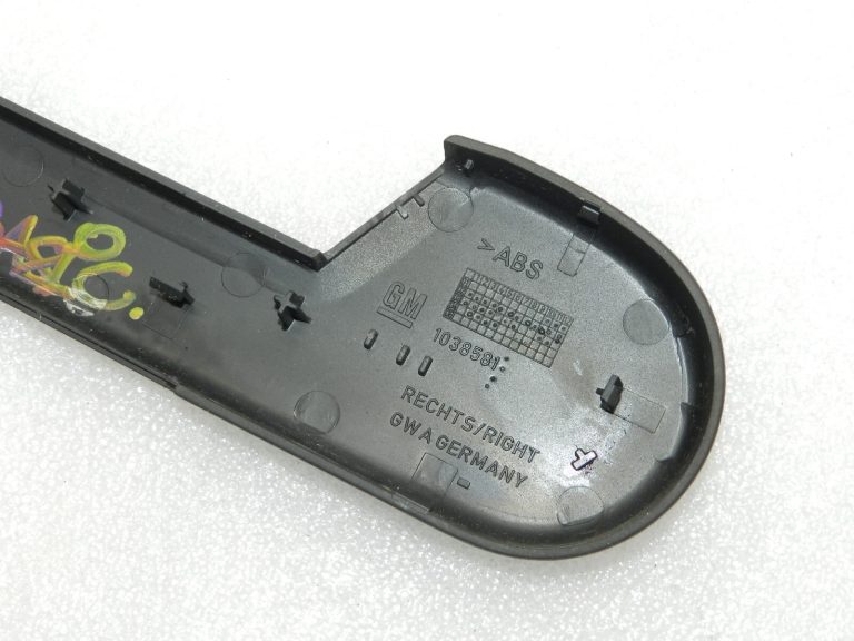 Opel Vectra C Centrālais roku balsta pārsegs pa labi 24443671, 24443669, 2265645
