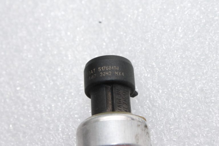 Alfa Romeo Giulietta 940 Fiat Lancia Gaisa kondicionēšanas spiediena slēdzis 51768498, 5055037