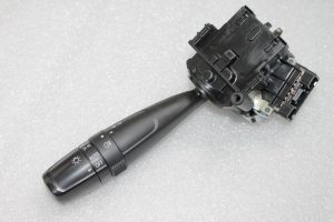 Oriģināls Suzuki SX4 II stūres kolonnas gaismas slēdzis 37210-61M50, 3721061M50