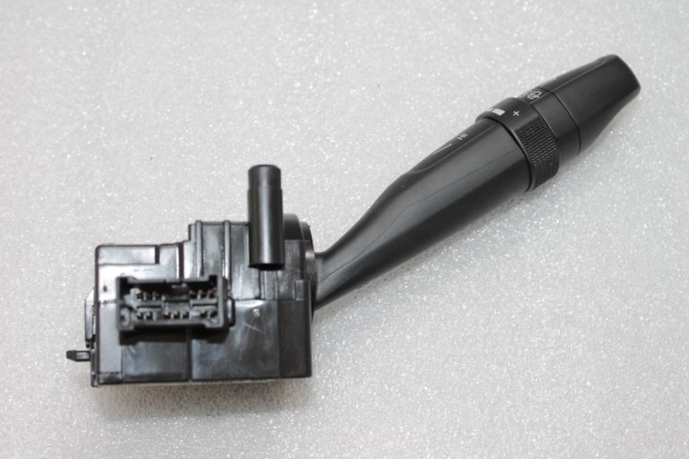 Oriģināls Suzuki SX4 II stūres kolonnas slēdža tīrītāja slēdzis 37310-68L20, 3731068L20