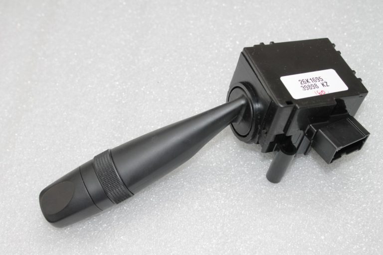 Oriģināls Suzuki SX4 II stūres kolonnas slēdža tīrītāja slēdzis 37310-68L20, 3731068L20