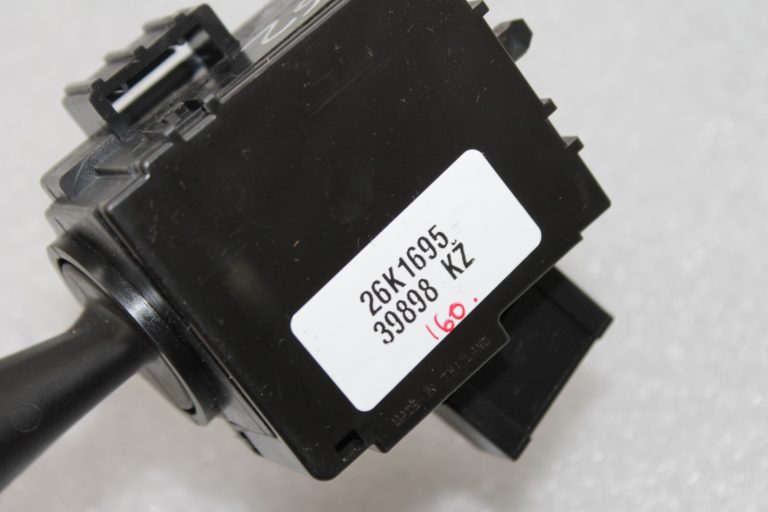 Oriģināls Suzuki SX4 II stūres kolonnas slēdža tīrītāja slēdzis 37310-68L20, 3731068L20