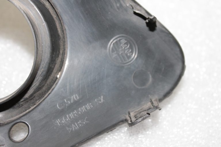 Oriģinālais Alfa Romeo Giulietta 940 miglas lukturu vāks kreisais 156085908
