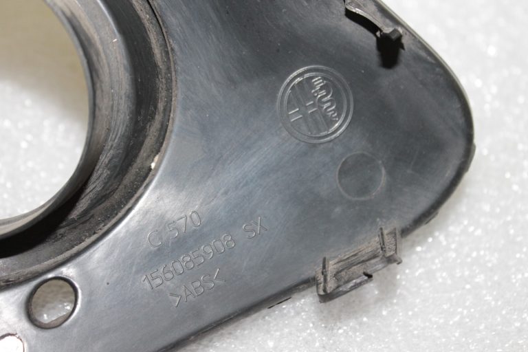 Oriģinālais Alfa Romeo Giulietta 940 miglas lukturu vāks kreisais 156085908
