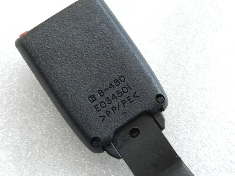 Toyota Avensis T27 Priekšējā labās drošības jostas sprādze 7323005110C0, 73230-05110-C0