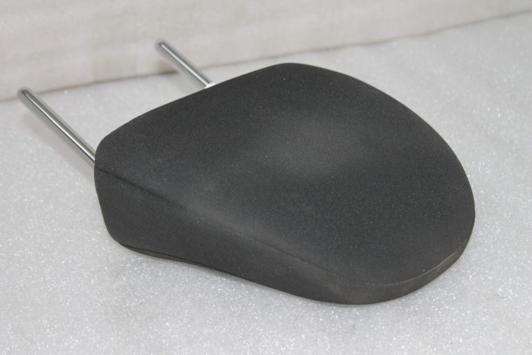 Toyota Yaris P13 Priekšējie sēdekļi Priekšējais balsts labajā pusē kreisajā pusē melns audums 719100D560C0