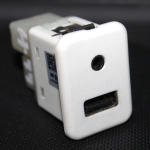 Oriģinālais Opel Antara USB AUX savienojuma ligzda 20870101, 4819736