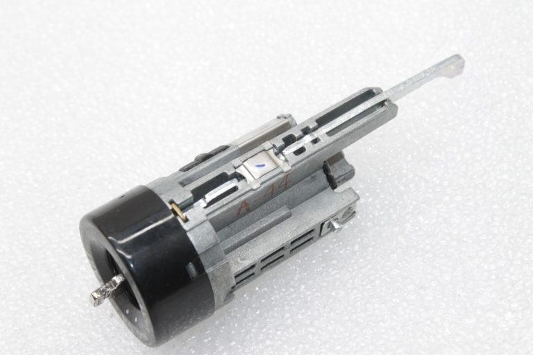 Opel Antara aizdedzes slēdzenes durvju slēdzeņu cilindrs ar atslēgu 95515243