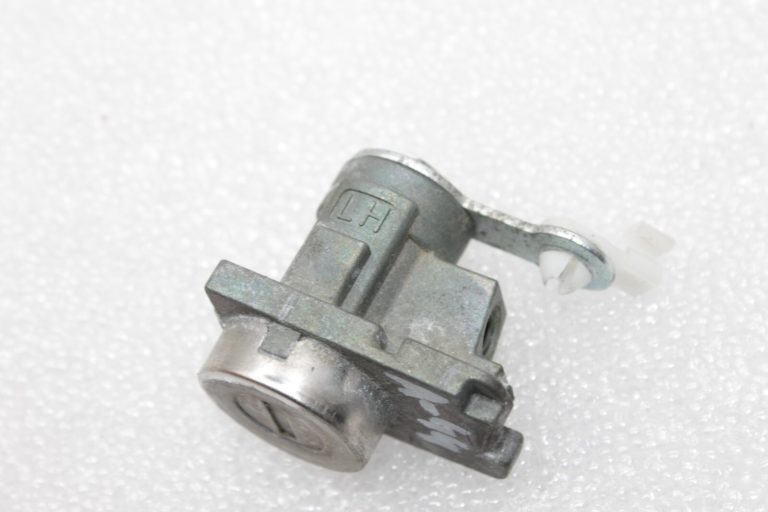 Opel Antara aizdedzes slēdzenes durvju slēdzeņu cilindrs ar atslēgu 95515243
