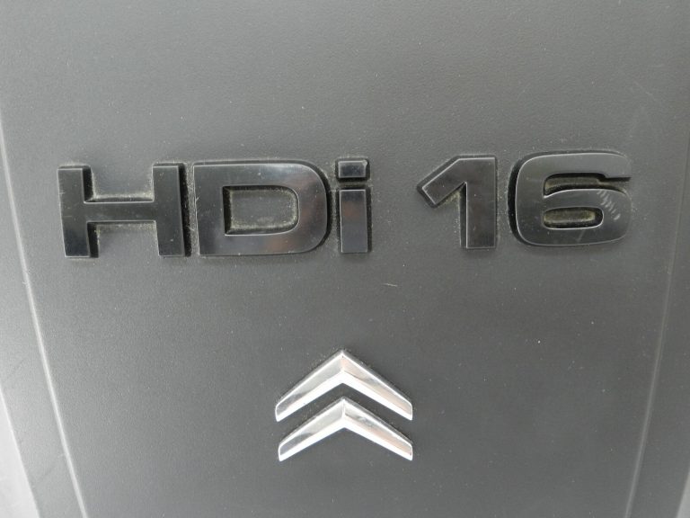 Oriģinālais Citroen C-Crosser Diesel HDi 16 motora pārsegs 9682121680