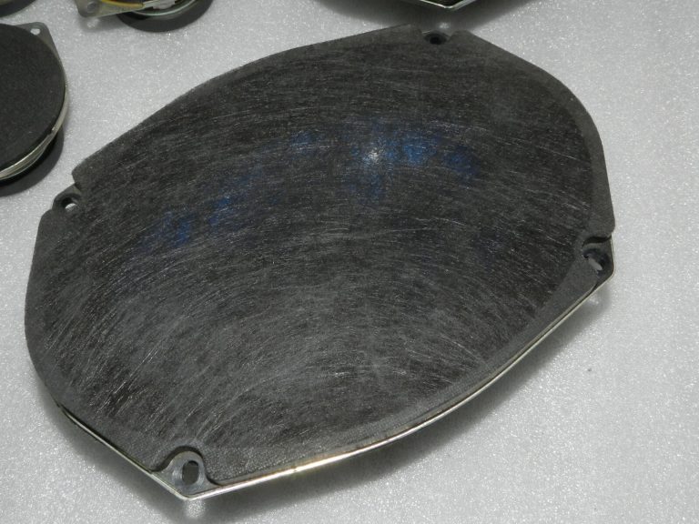 Oriģinālais Lancia Thema II skaļruņu pastiprinātāju komplekts 05064982AJ 05064983AB subw