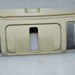 Oriģinālā komplektācijā Lexus RX III (AL10) sliekšņu aizsardzības līstes ziloņkaula krāsā 5838748070A0