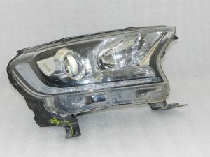 !DEFEKTĪVS! 2019 Ford Ranger P375 oriģinālais lukturis JB3B-13D154-KA, 2380412