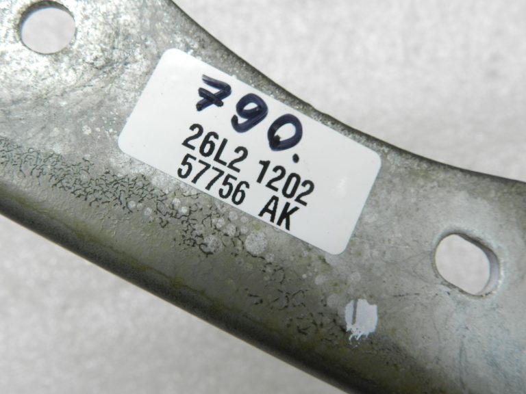 Nissan Qashqai oriģināls dzinēja pārsega eņģe priekšējā kreisā KAD – GREY (METALIIC)