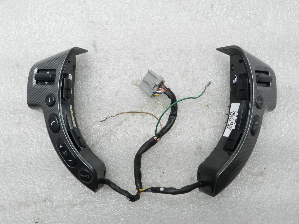 Nissan Qashqai original steering wheel buttons