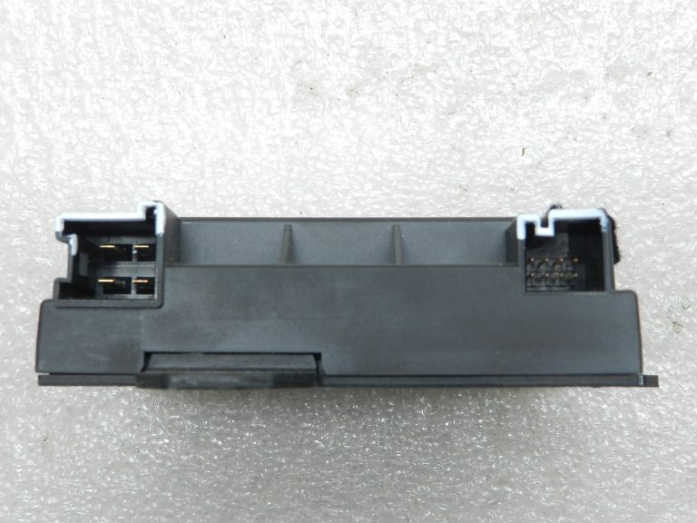 Mercedes W164 W204 W204 W212 W211 Oriģinālais degvielas sūkņa vadības bloks