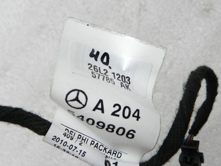 Mercedes E W212 oriģinālā temperatūras sensora instalācija