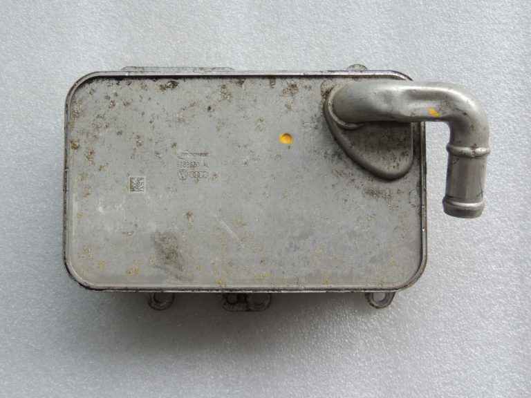 Audi A6 C7 4G 3.0TDi 6cyl motora eļļas dzesētāja radiators 059117015P