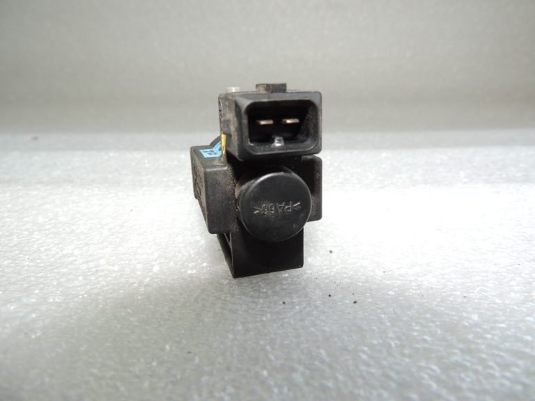 Volvo XC90 II 2.0D D5 D4204T11 165KW Solenoīda vārsts Vakuuma vārsts 31339879
