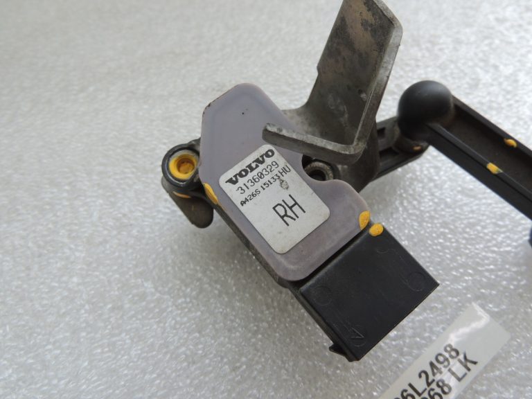 Volvo XC90 II Priekšējais labais līmeņa sensors Līmeņa sensors 31360329 32246992