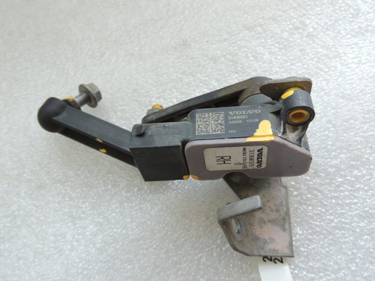 Volvo XC90 II Priekšējais labais līmeņa sensors Līmeņa sensors 31360329 32246992