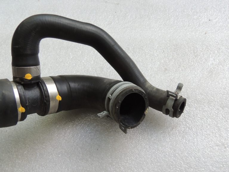 Volvo XC90 II 2.0D D5 D4204T11 165KW Kartera ventilācijas šļūtene 31338292